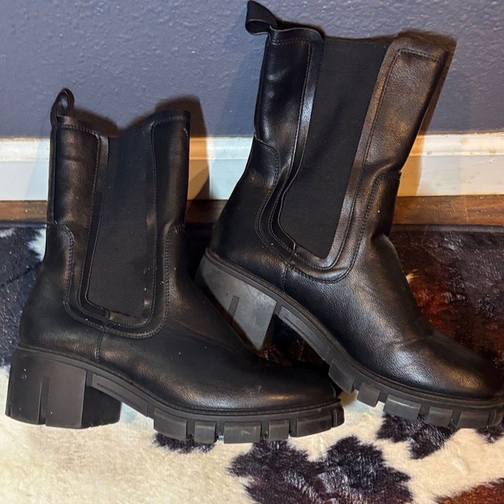 NWOT Black boots.  Sz10